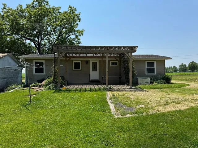 $162,000 | 25115 Locust Road, Lanark, IL 61046