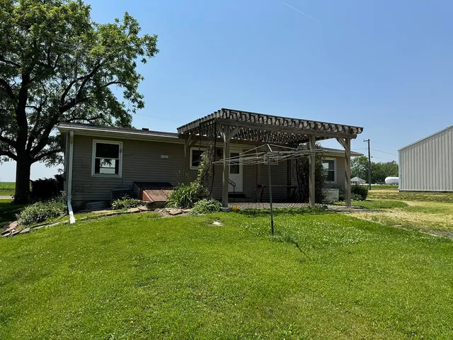 $162,000 | 25115 Locust Road, Lanark, IL 61046