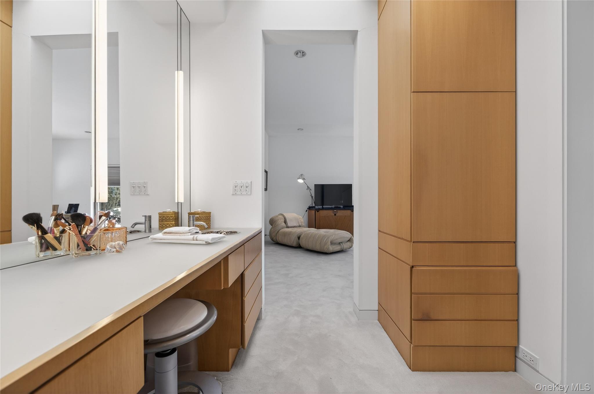 120 Bacon Road Old Westbury, NY 11568 - Photo 16 of 23