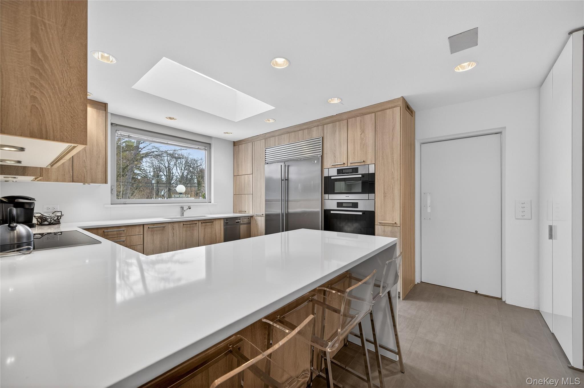 120 Bacon Road Old Westbury, NY 11568 - Photo 6 of 23