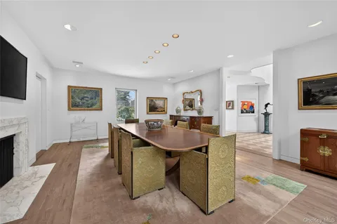 $3,200,000 | 120 Bacon Road, Old Westbury, NY 11568