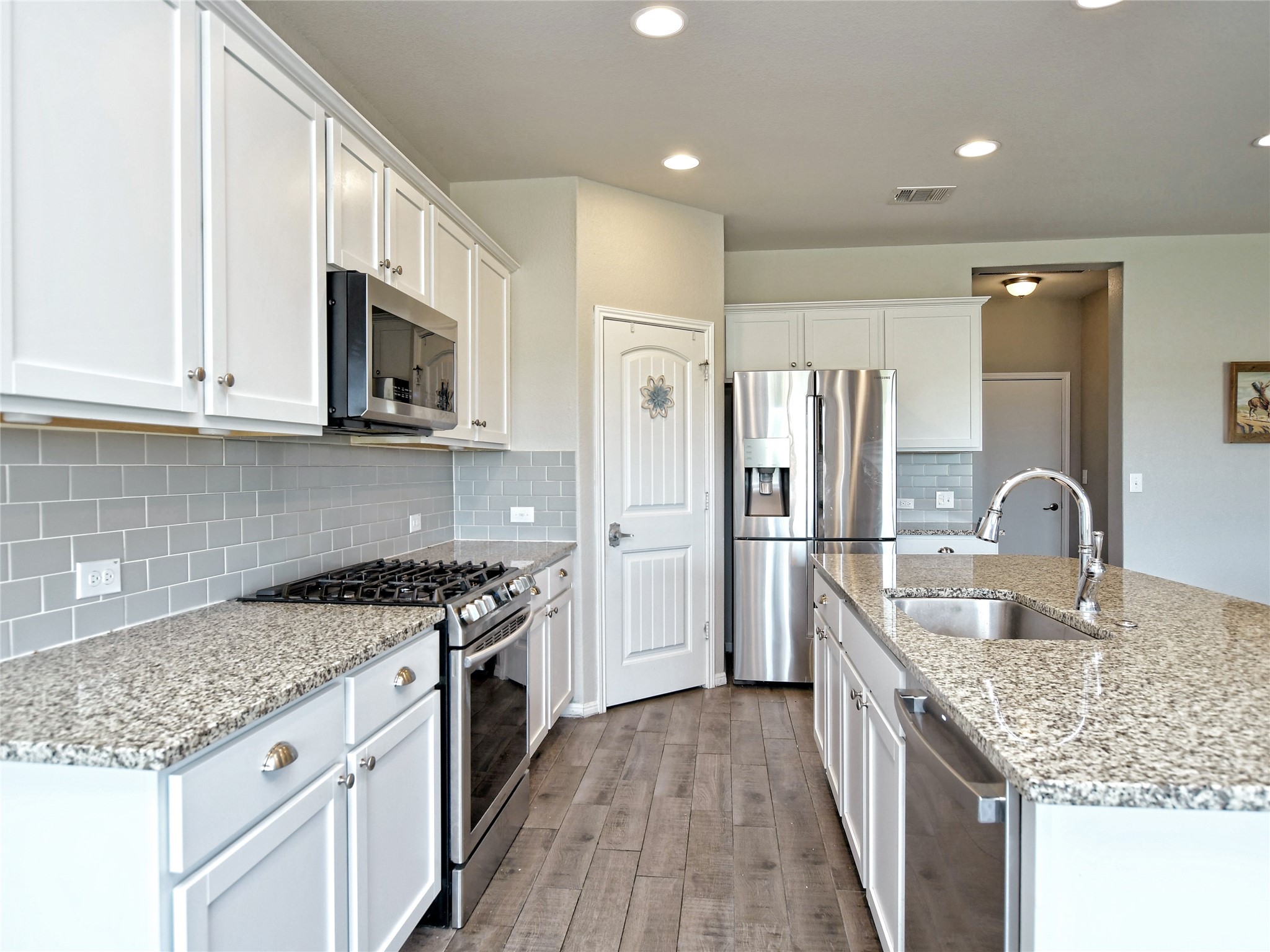 4317 Buffalo Ford Road Georgetown, TX 78628 - Photo 7 of 37 Gas Range