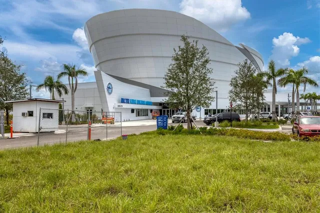 $449,000 | 5541 East Long Common Court, Unit 28, Sarasota, FL 34235