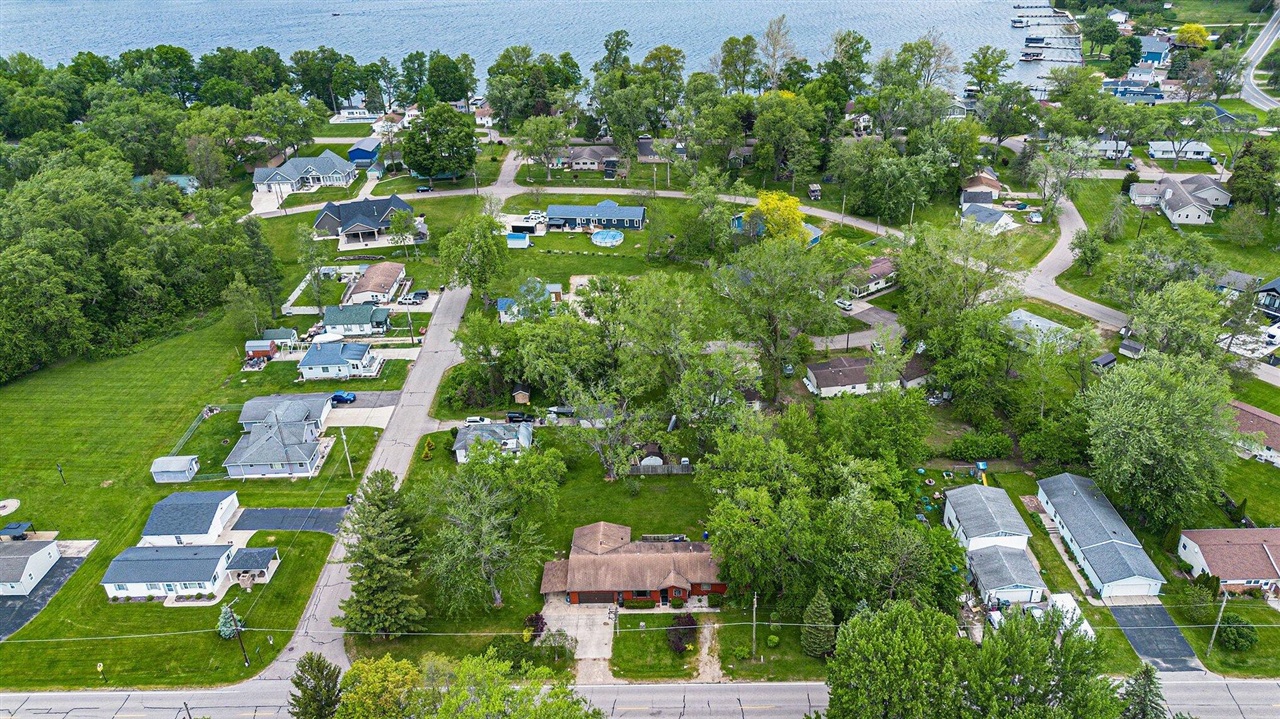 8223 Forest Beach Road Watervliet, MI 49098 - Photo 2 of 20