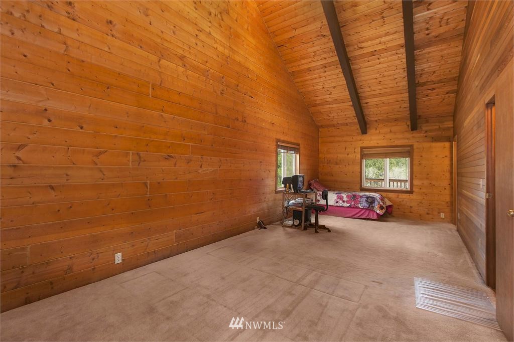 14037 Bandix Road Southeast Olalla, WA 98359 - Photo 11 of 15 Gallery Image 11