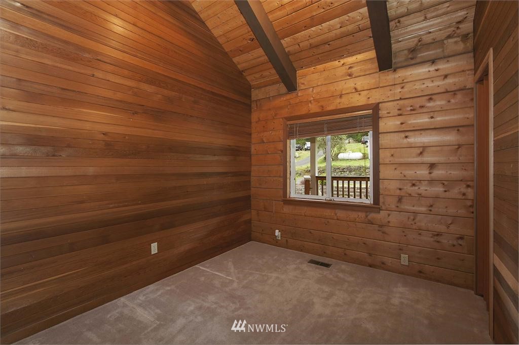 14037 Bandix Road Southeast Olalla, WA 98359 - Photo 13 of 15 Gallery Image 13