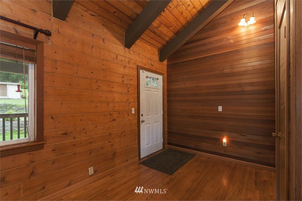 14037 Bandix Road Southeast Olalla, WA 98359 - Photo 7 of 15 Gallery Image 7