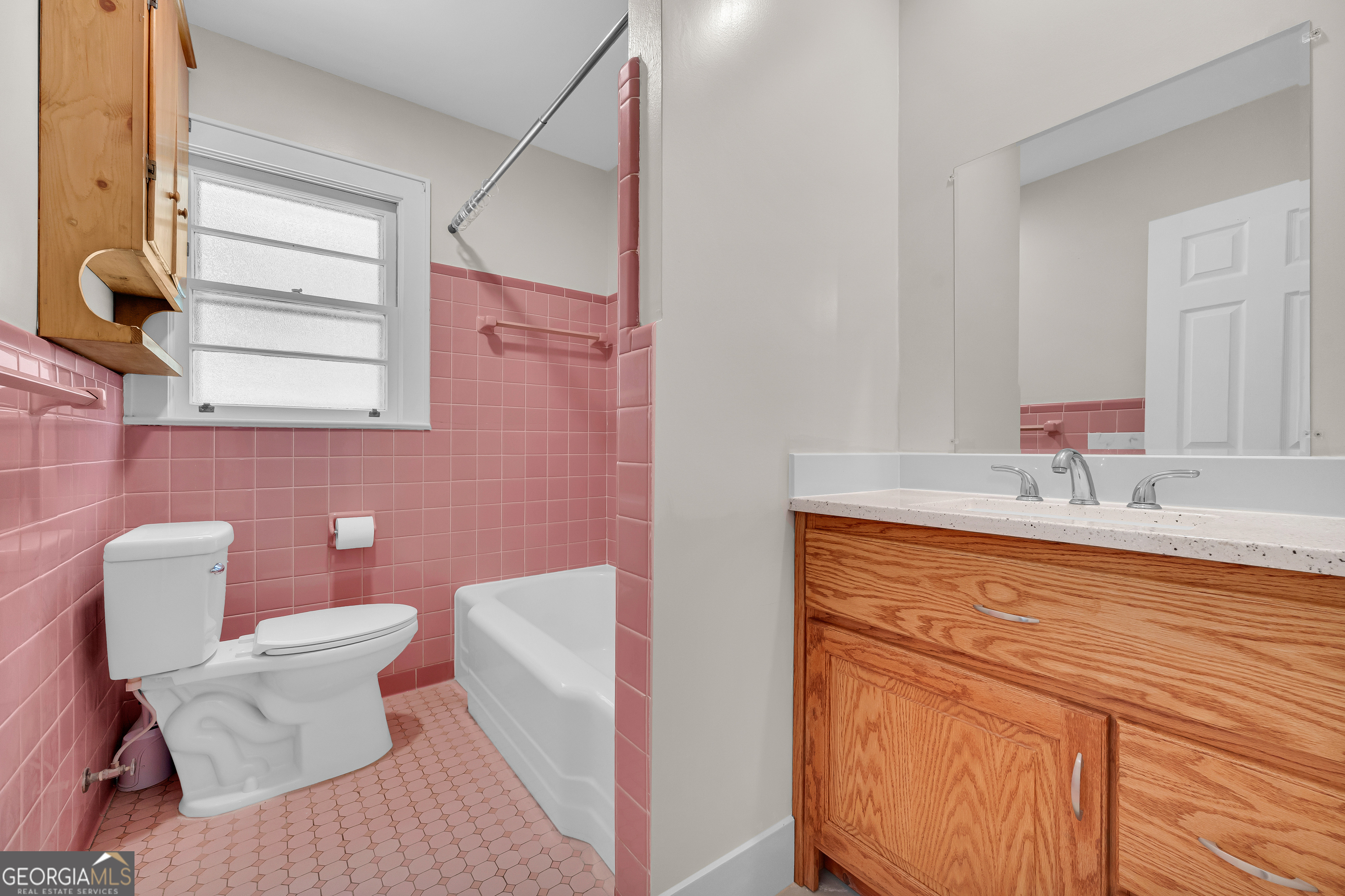 128 Smith Street Hartwell, GA 30643 - Photo 35 of 38 2nd Bathroom