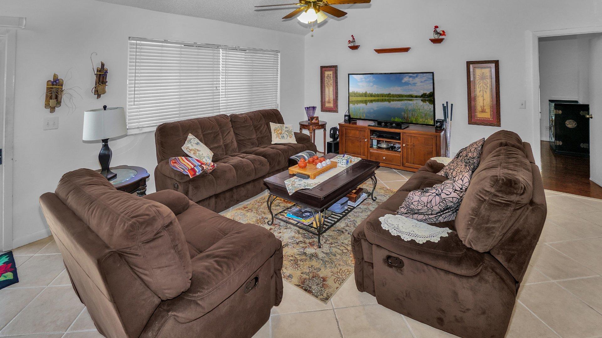121 Maplecrest Circle Jupiter, FL 33458 - Photo 6 of 21 13340-DSC03814-66ac325