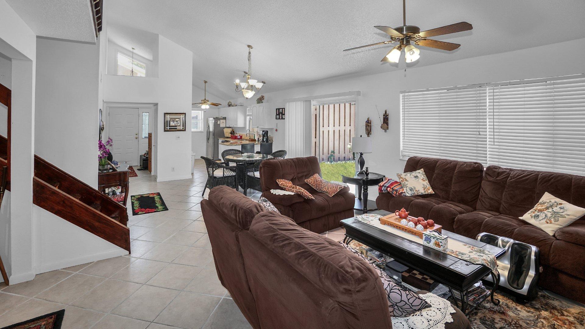 121 Maplecrest Circle Jupiter, FL 33458 - Photo 7 of 21 13340-DSC03821-b24469fa