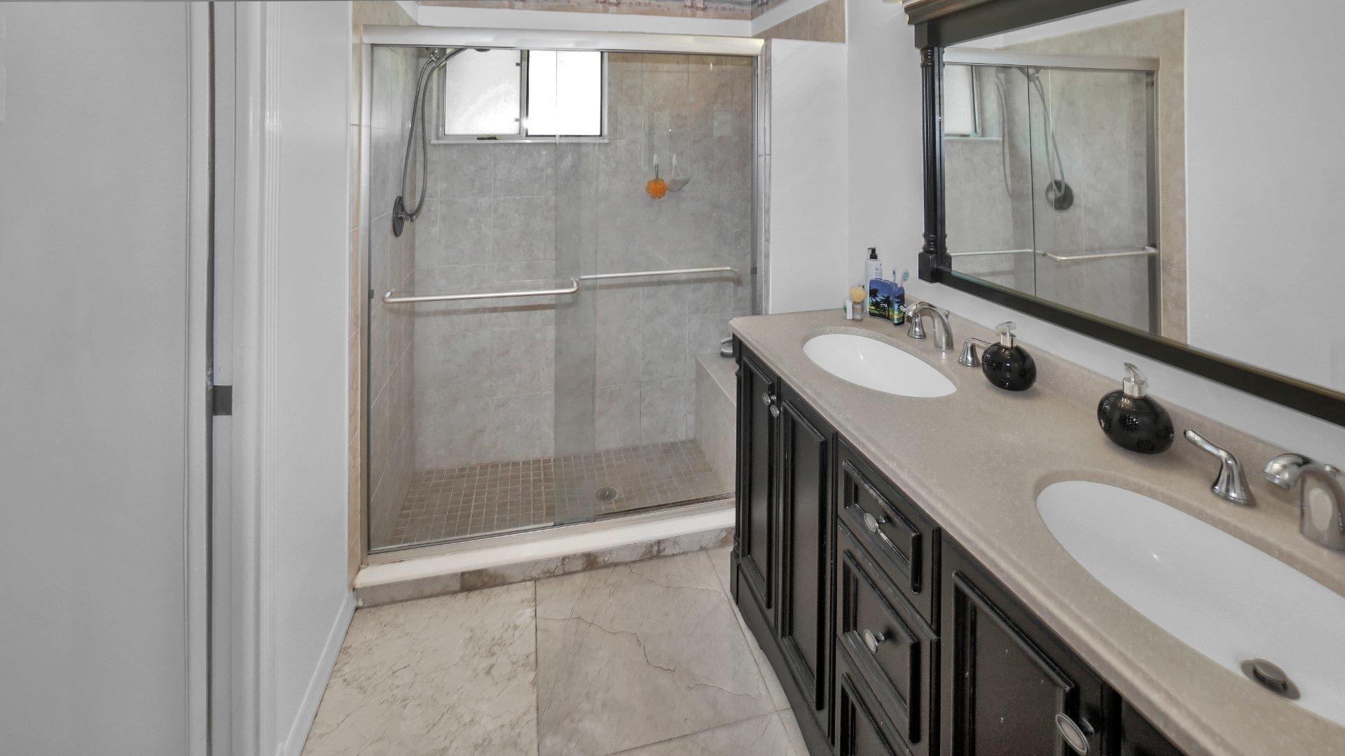 121 Maplecrest Circle Jupiter, FL 33458 - Photo 10 of 21 13340-DSC03818-b064f140
