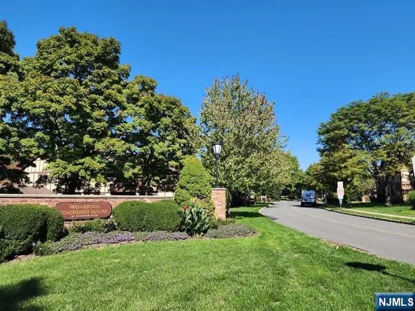 $3,100 | 5 Avon Court, Unit B, Chatham, NJ 07928