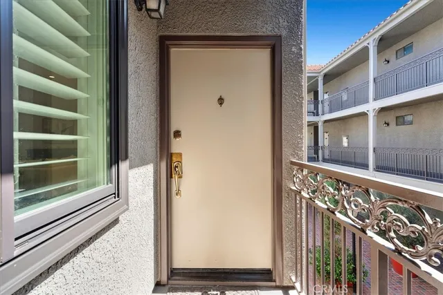 $699,950 | 14844 Dickens Street, Unit 208, Sherman Oaks, CA 91403