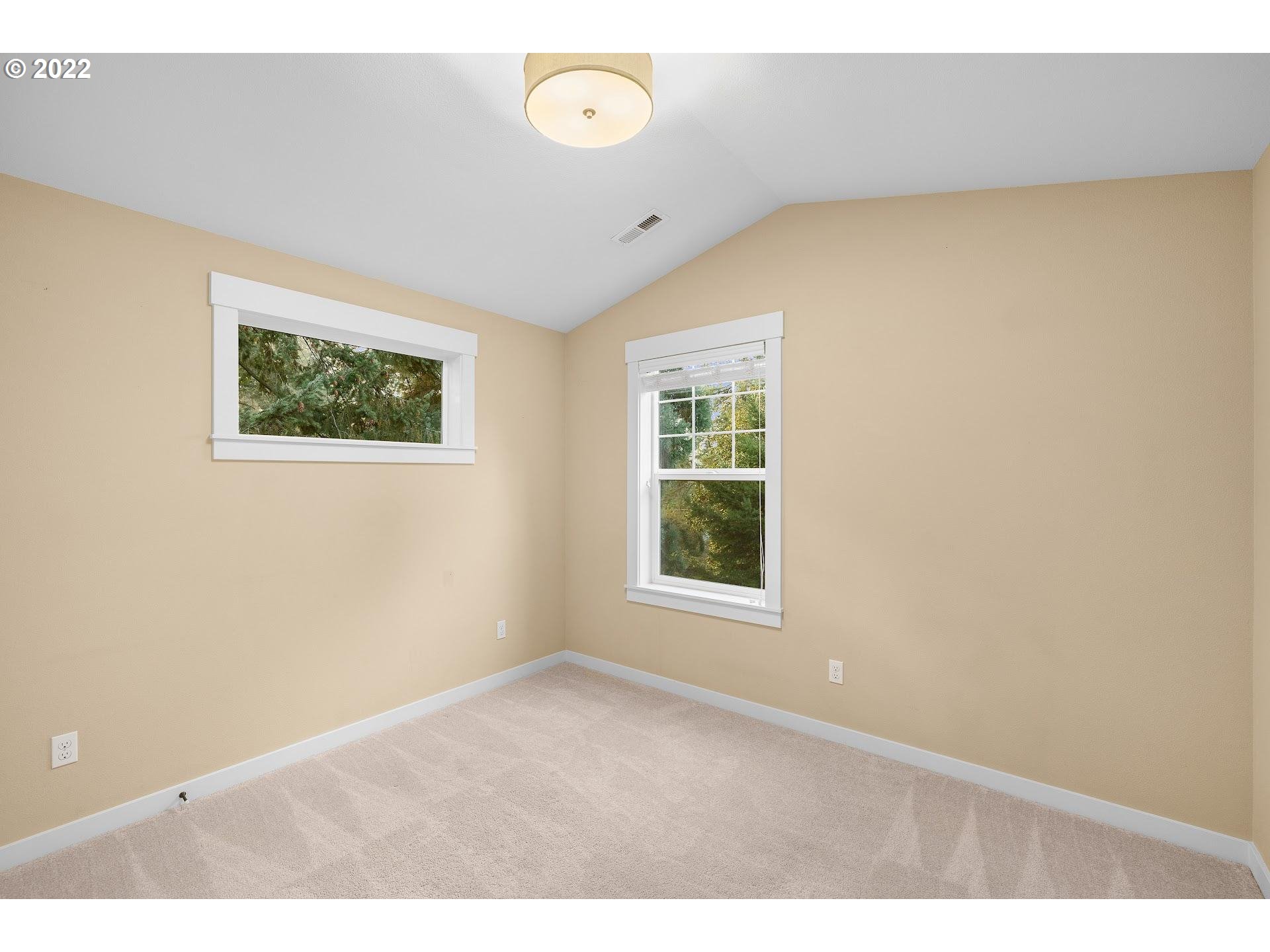 5032 Southwest Taylors Ferry Road Portland, OR 97219 - Photo 16 of 32 Gallery Image 16