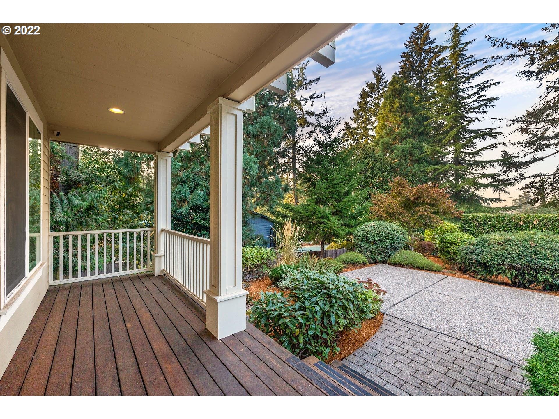 5032 Southwest Taylors Ferry Road Portland, OR 97219 - Photo 3 of 32 Gallery Image 3