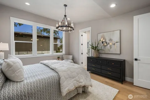 $1,499,950 | 5012 114th Avenue Northeast, Kirkland, WA 98033