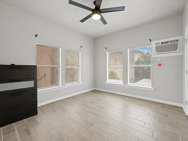 $1,600 | 1119 Waugh Drive, Unit 4, Houston, TX 77019