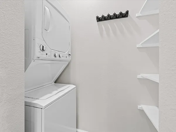 $1,600 | 1119 Waugh Drive, Unit 4, Houston, TX 77019