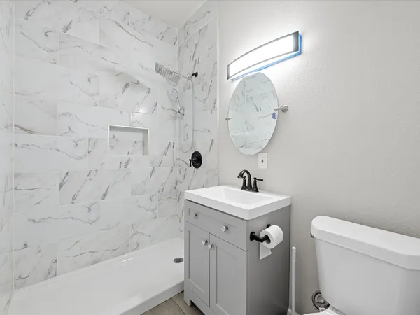 $1,600 | 1119 Waugh Drive, Unit 4, Houston, TX 77019