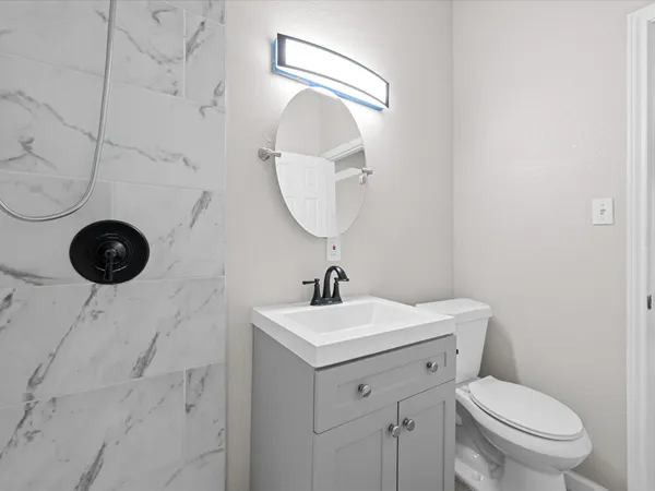 $1,600 | 1119 Waugh Drive, Unit 4, Houston, TX 77019