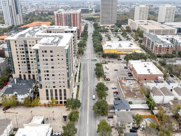 $1,600 | 1119 Waugh Drive, Unit 4, Houston, TX 77019