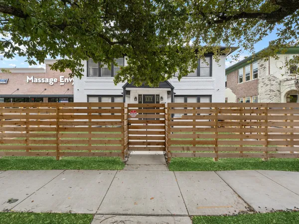 $1,600 | 1119 Waugh Drive, Unit 4, Houston, TX 77019