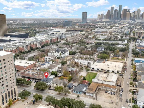 $1,600 | 1119 Waugh Drive, Unit 4, Houston, TX 77019