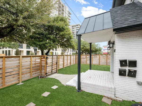 $1,600 | 1119 Waugh Drive, Unit 4, Houston, TX 77019