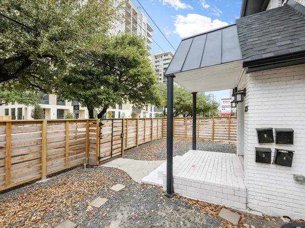 $1,600 | 1119 Waugh Drive, Unit 4, Houston, TX 77019