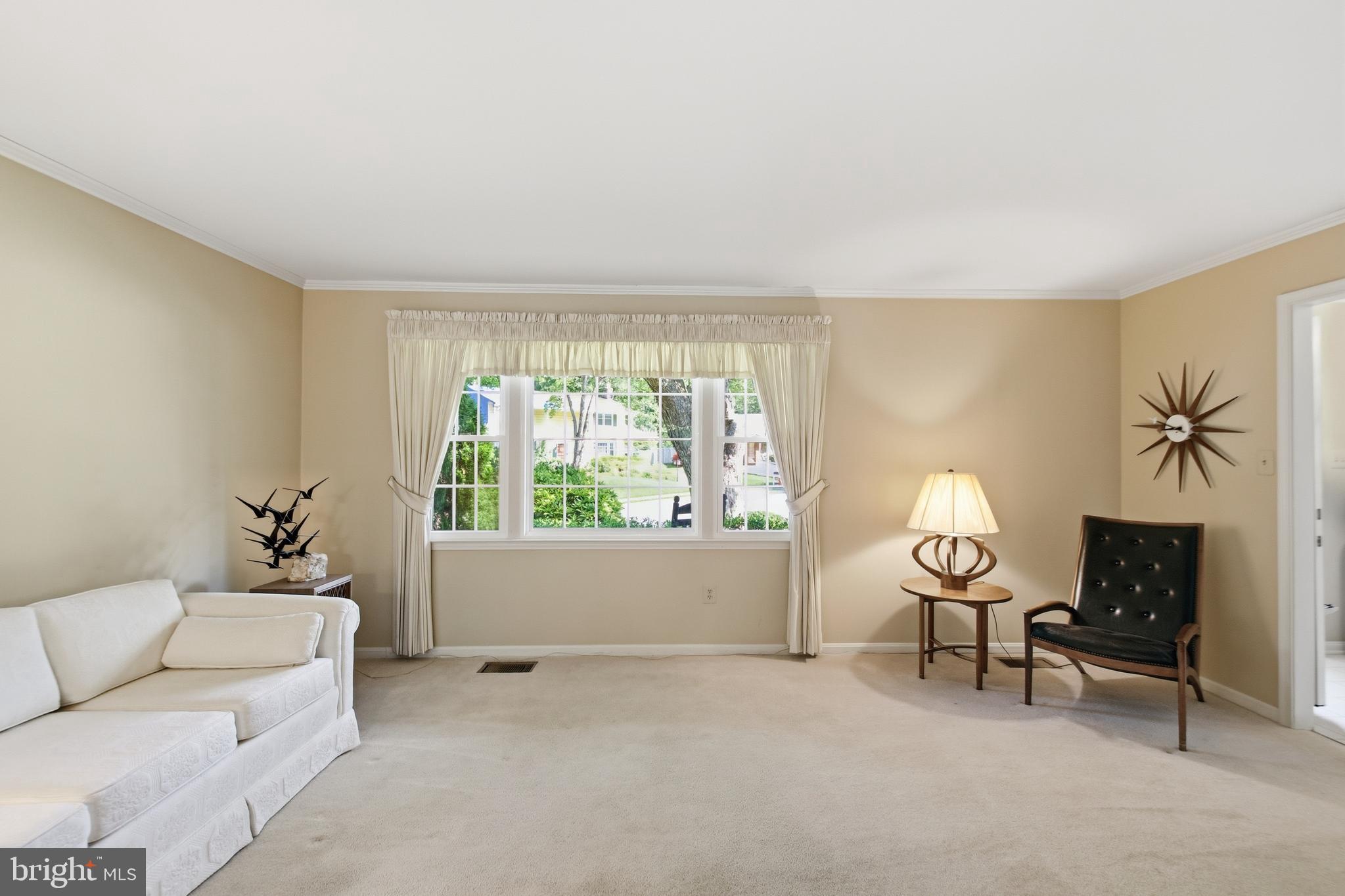 9385 Saddlemount Court Springfield, VA 22153 - Photo 10 of 51 Living Room 3rd View