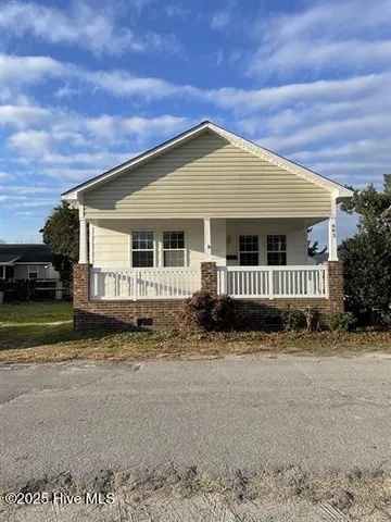 $1,430 | 883 North Cool Avenue, New Bern, NC 28560