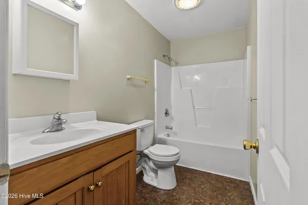 $1,430 | 883 North Cool Avenue, New Bern, NC 28560