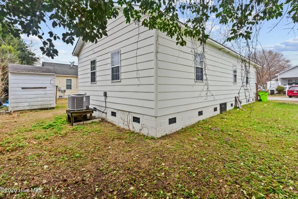 $1,430 | 883 North Cool Avenue, New Bern, NC 28560