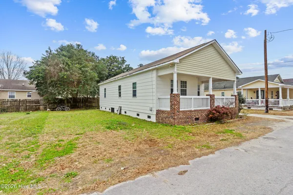$1,430 | 883 North Cool Avenue, New Bern, NC 28560
