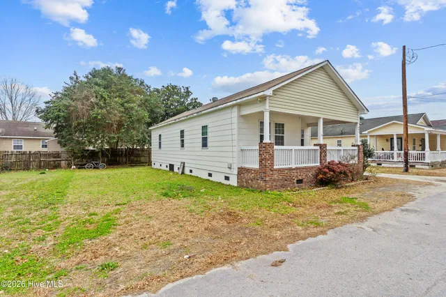 $1,430 | 883 North Cool Avenue, New Bern, NC 28560