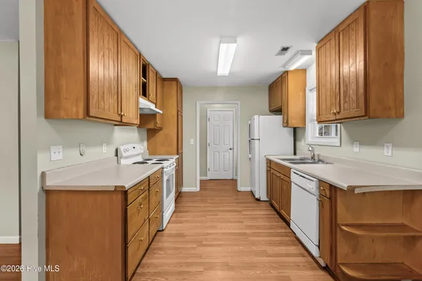 $1,430 | 883 North Cool Avenue, New Bern, NC 28560