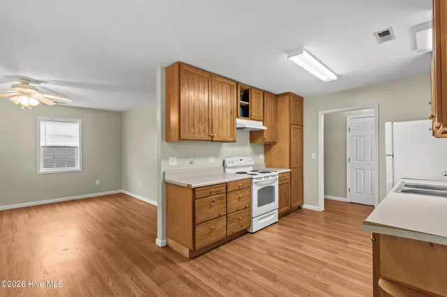 $1,430 | 883 North Cool Avenue, New Bern, NC 28560