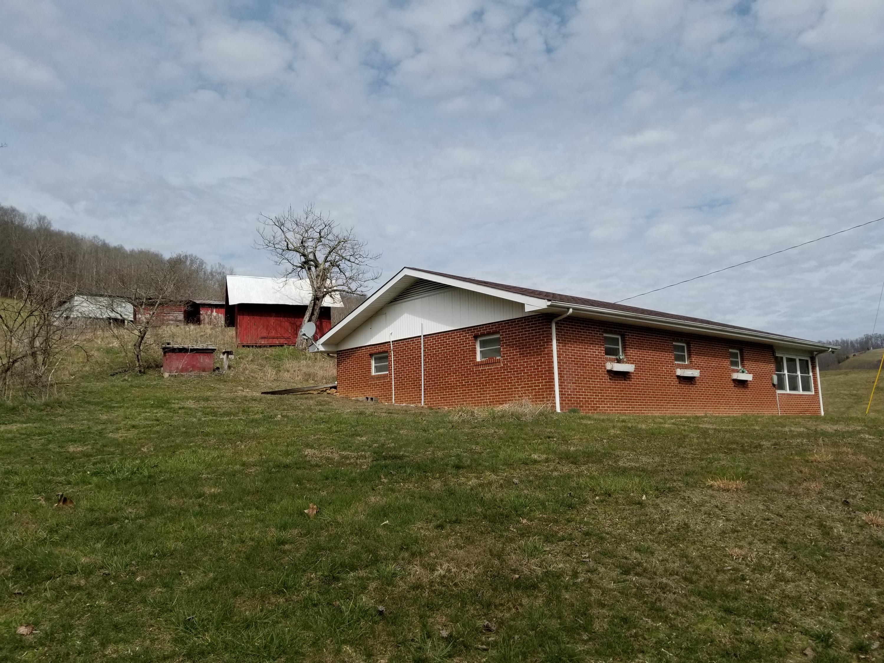 2096 Ford Branch Road Duffield, VA 24244 - Photo 3 of 55 20200223_124855