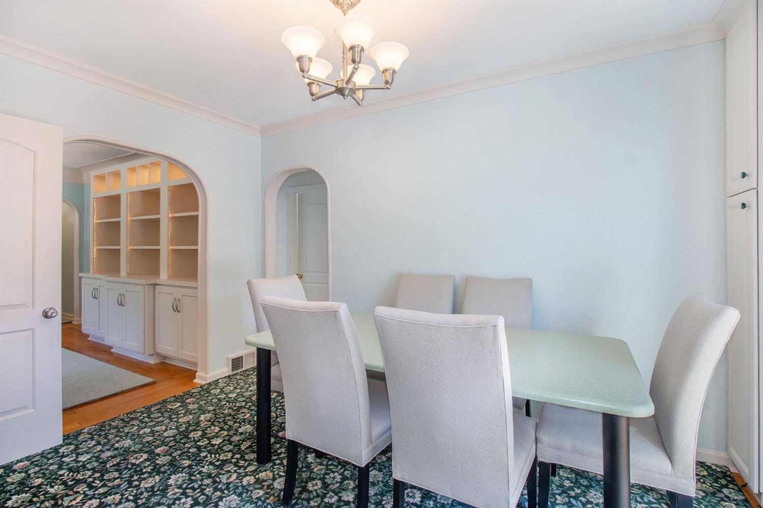 1932 Camelot Road Ann Arbor, MI 48104 - Photo 6 of 33 Photo 6