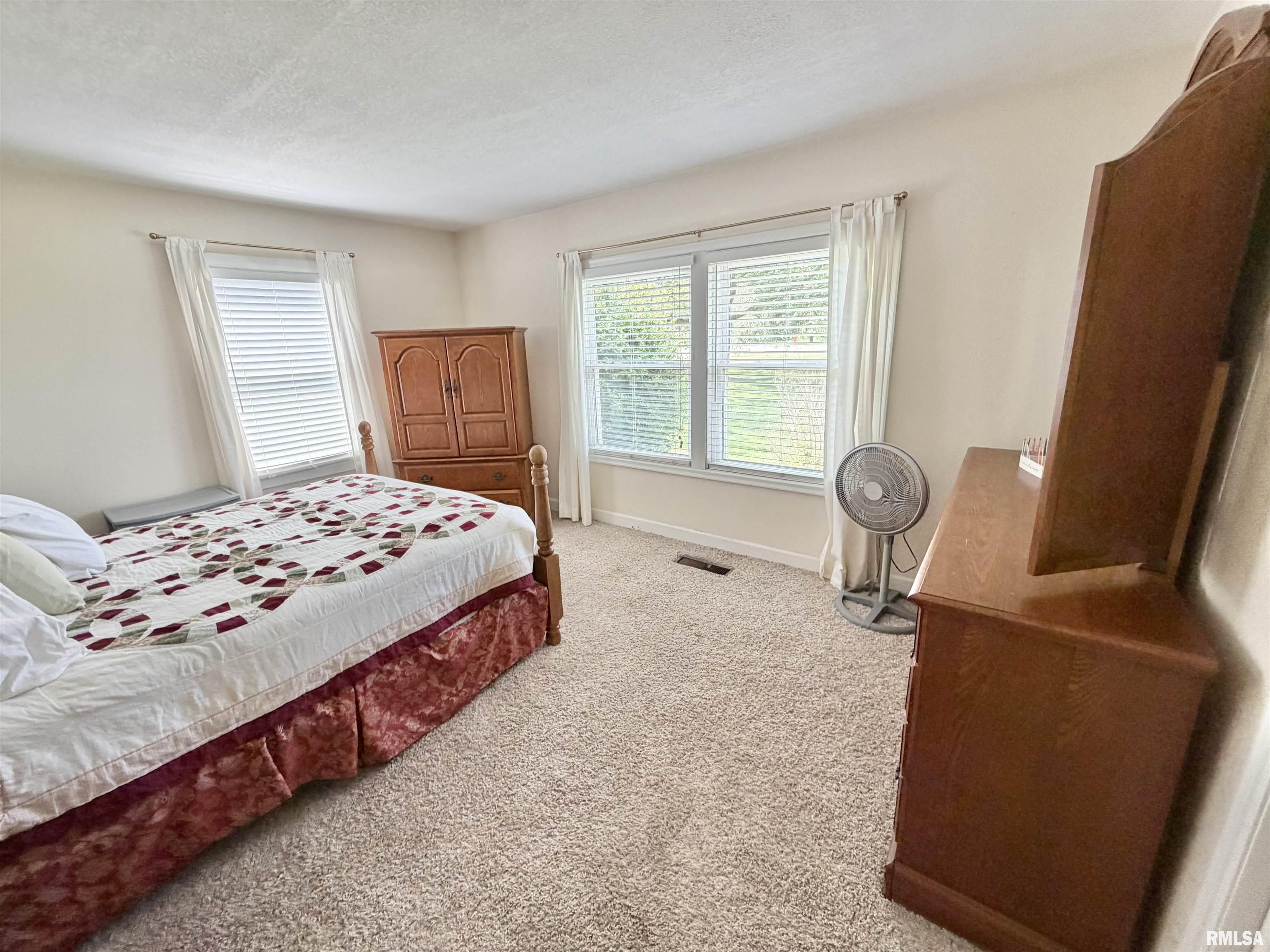 1797 South Lake Storey Road Galesburg, IL 61401 - Photo 19 of 33