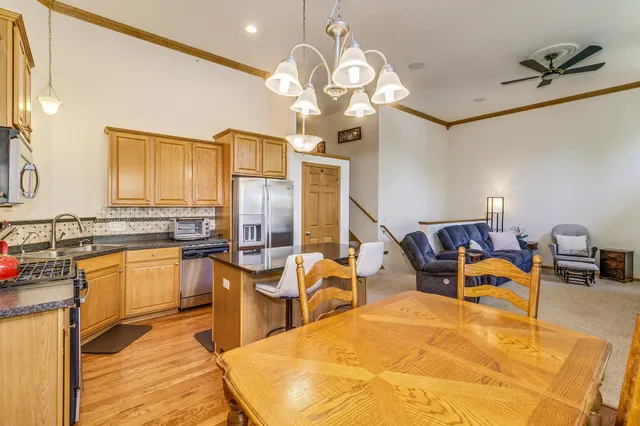 $344,999 | 3143 Frontier Drive, Woodbury, MN 55129