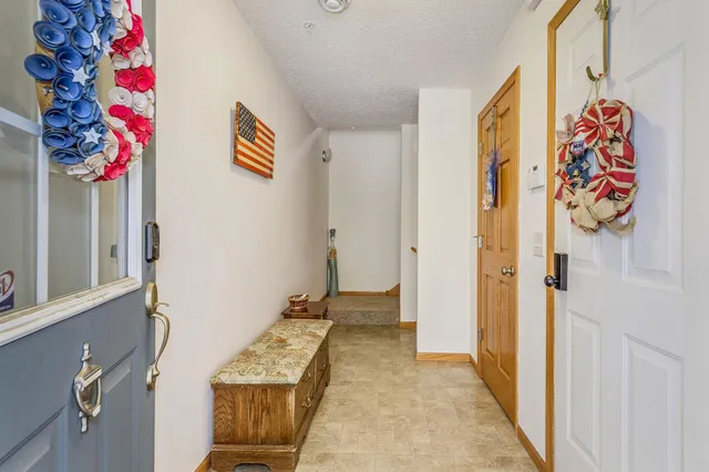 $344,999 | 3143 Frontier Drive, Woodbury, MN 55129