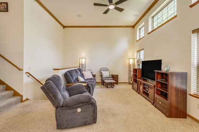 $344,999 | 3143 Frontier Drive, Woodbury, MN 55129