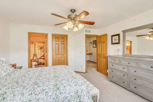 $344,999 | 3143 Frontier Drive, Woodbury, MN 55129