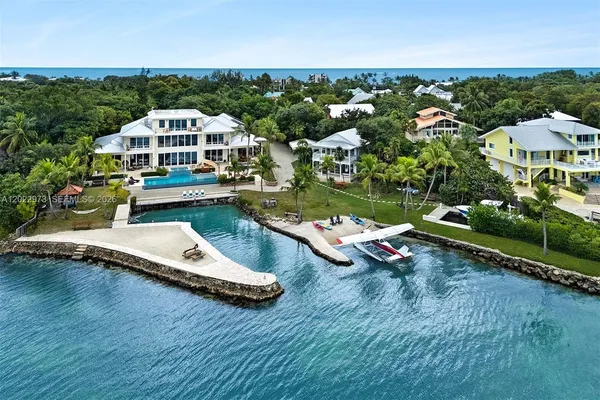 $25,000,000 | 82768 Overseas Highway, Islamorada, FL 33036