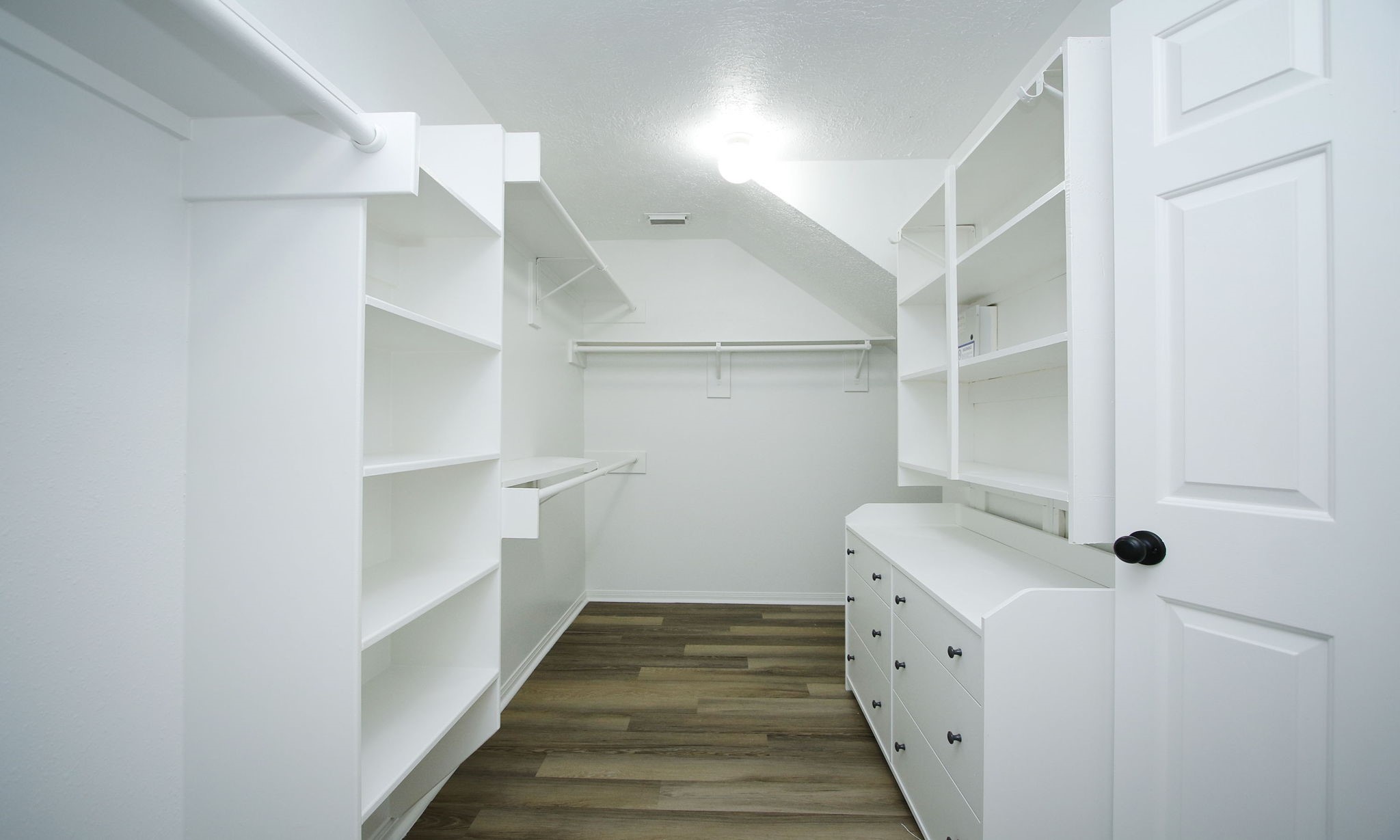 1915 West Welsford Drive Spring, TX 77386 - Photo 30 of 48 a view of a walk in closet