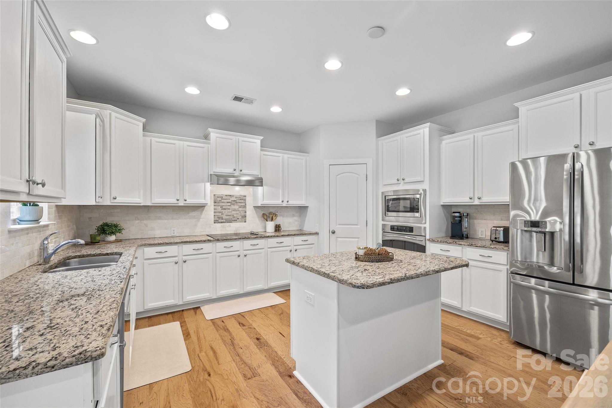 16846 Rudence Court Charlotte, NC 28278 - Photo 14 of 38