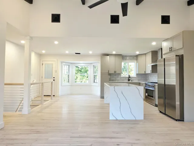 $1,275,000 | 185 Wakeman Road, Hampton Bays, NY 11946