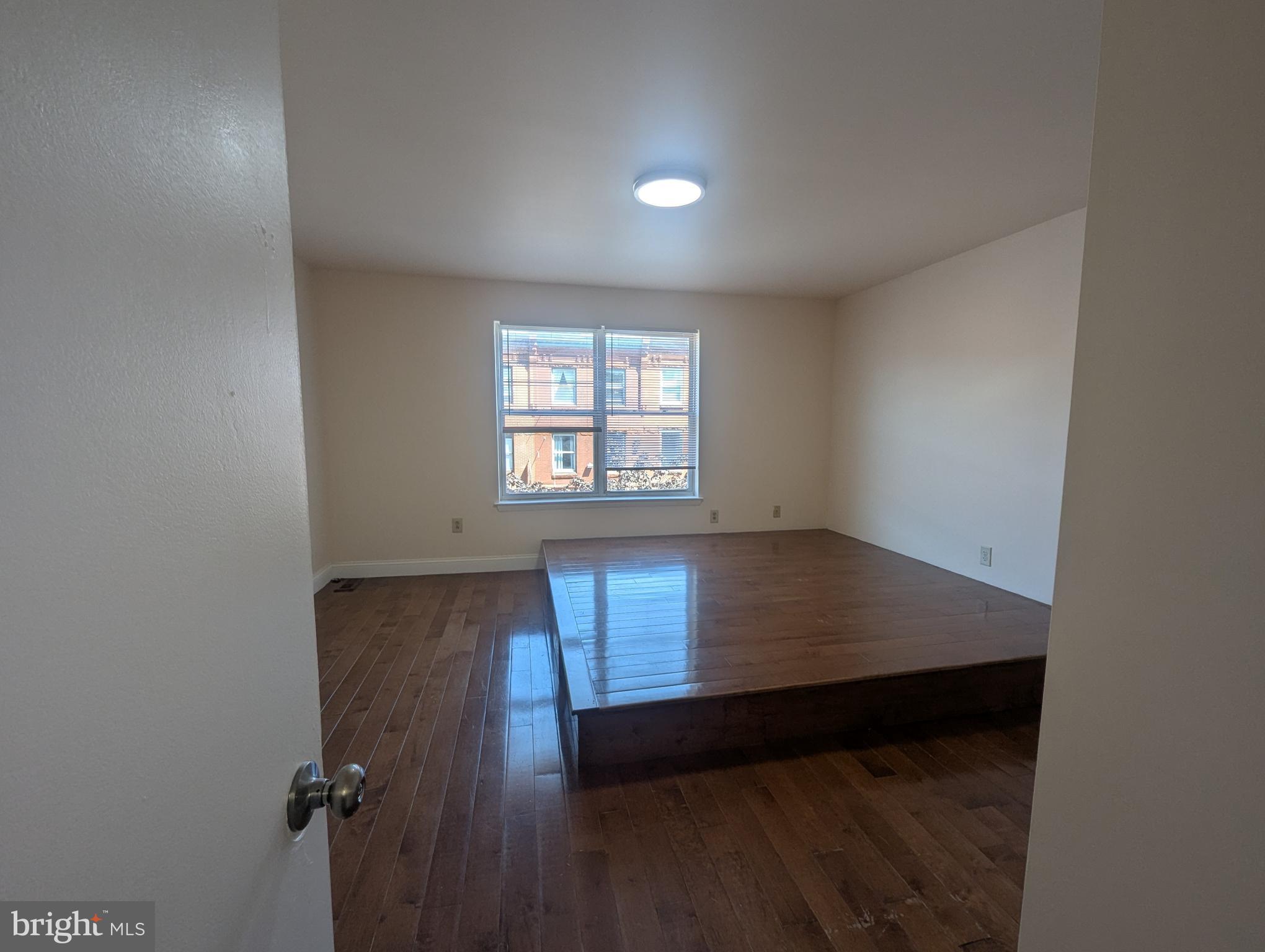 1624 West Diamond Street Philadelphia, PA 19121 - Photo 25 of 38 an empty room with windows