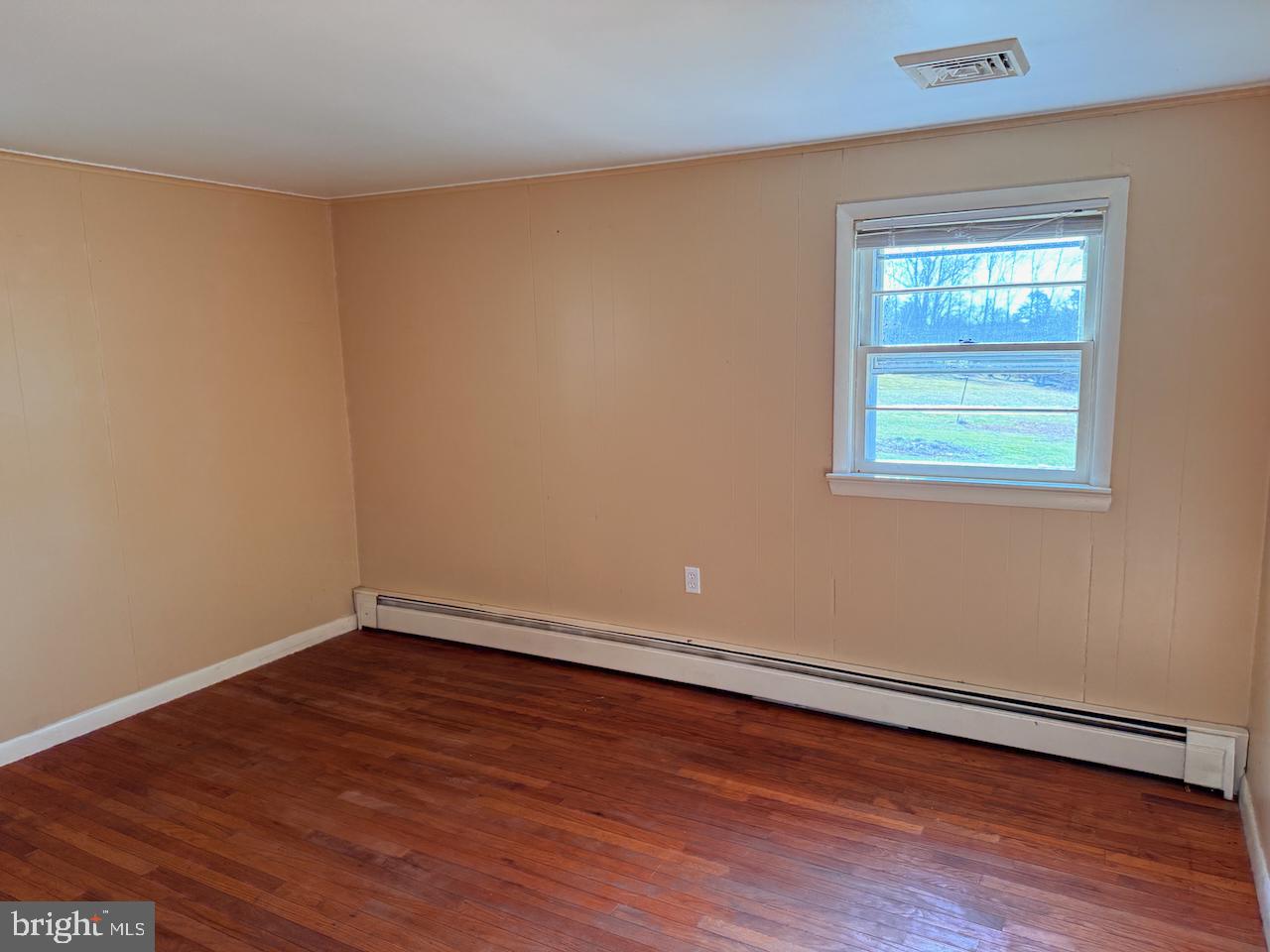 1462 Snell Road Pottstown, PA 19464 - Photo 13 of 33 Bedroom